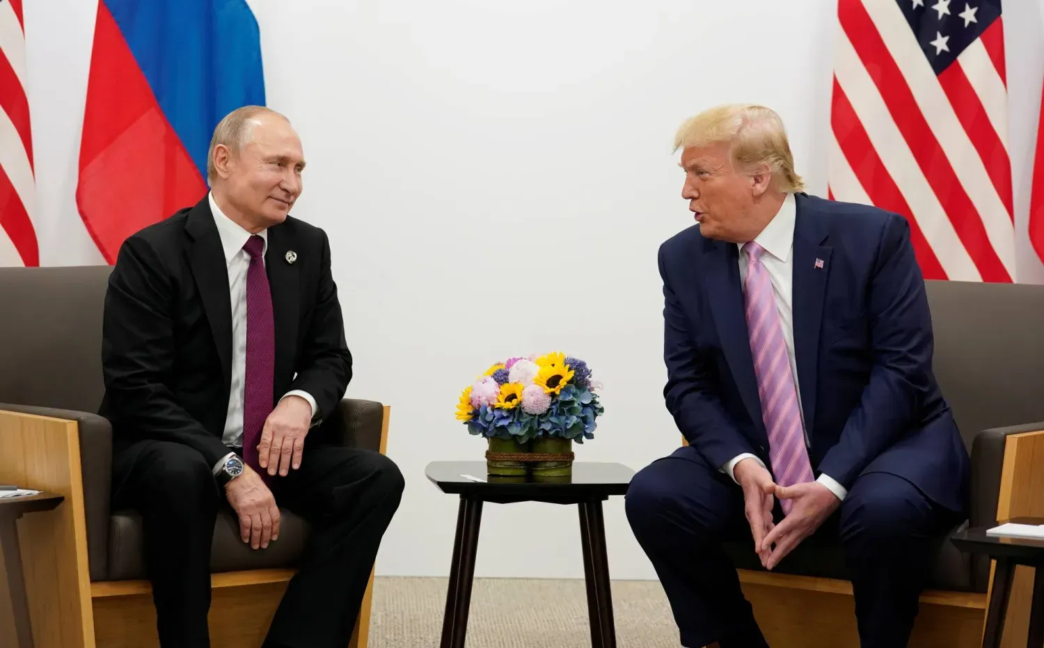Başkan Trump ve Putin arasında daha önce gerçekleşen bir görüşme (Reuters)