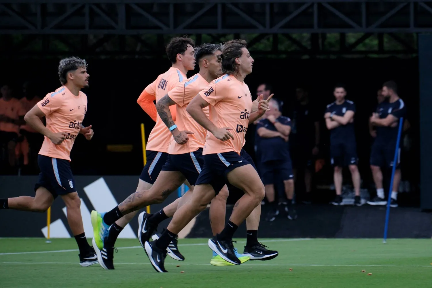 الأوروغواي يعيش حالة ترقب كبيرة قبل ساعات من مباراته الأولى في كأس العالم 2026 أمام السعودية (رويترز)