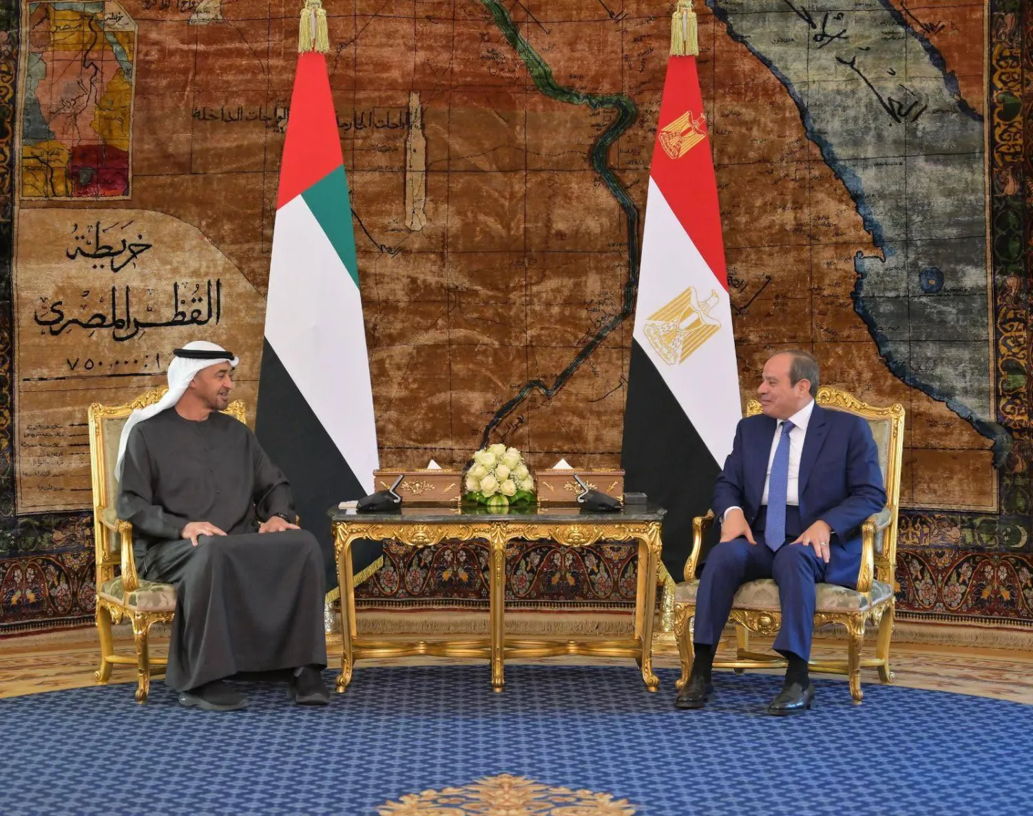 الرئيس عبد الفتاح السيسي خلال لقاء نظيره الإماراتي الشيخ محمد بن زايد آل نهيان بالقاهرة يوم الاثنين (الرئاسة المصرية)