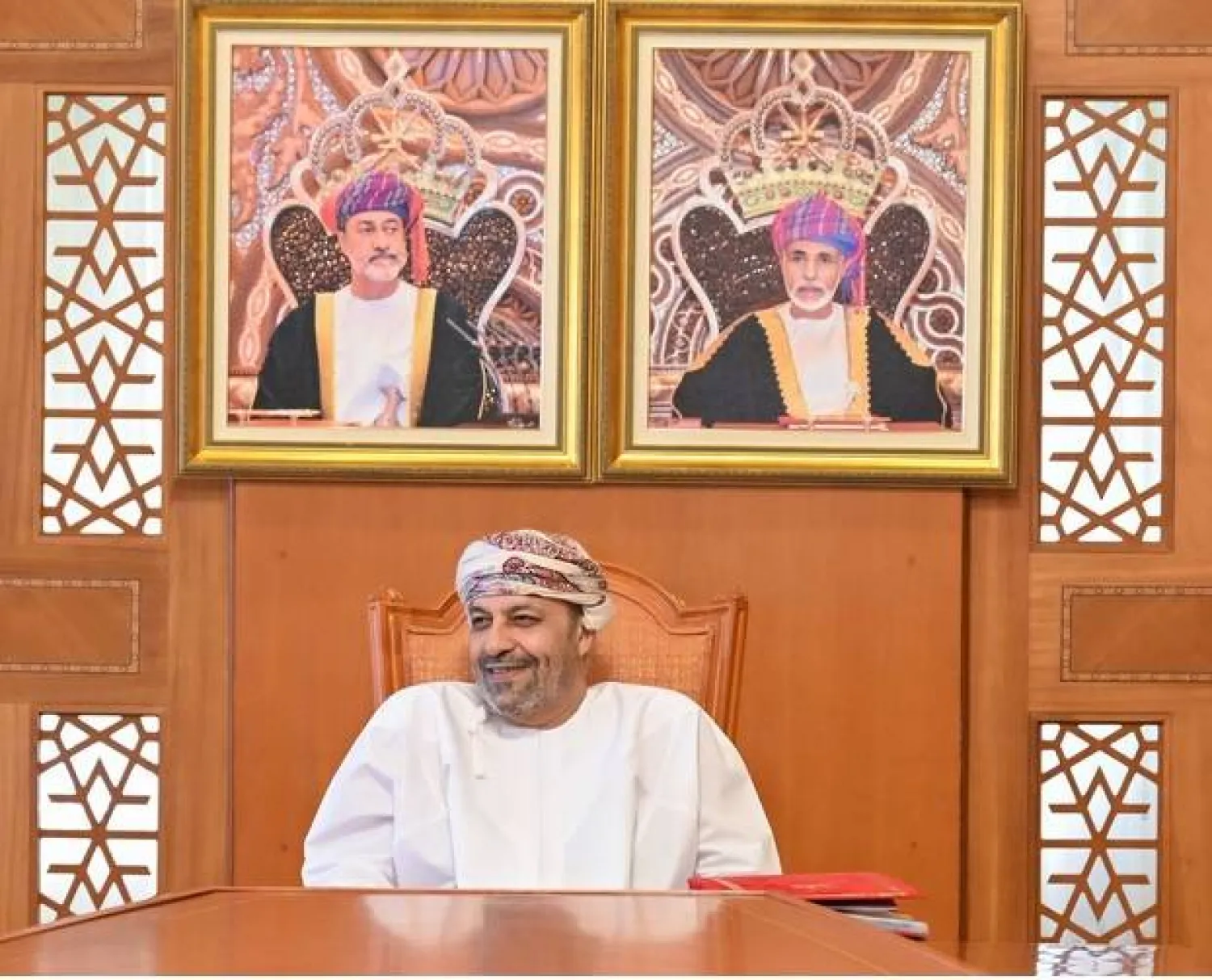 حمود البوسعيدي وزير الداخلية العماني: الأوامر السلطانية تضمنت تمثيلاً دائماً للمرأة في مجلس الشورى من مختلف المحافظات (العمانية)