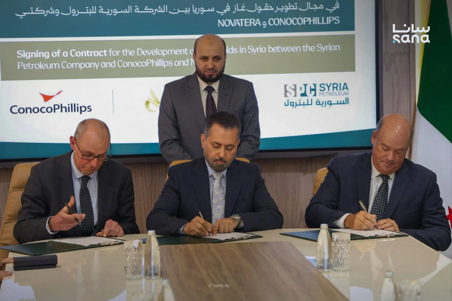 خلال توقيع العقد بين الشركة السورية للبترول و«كونوكو فيليبس» و«نوفاتيرا إنرجي» الأميركيتين (سانا)