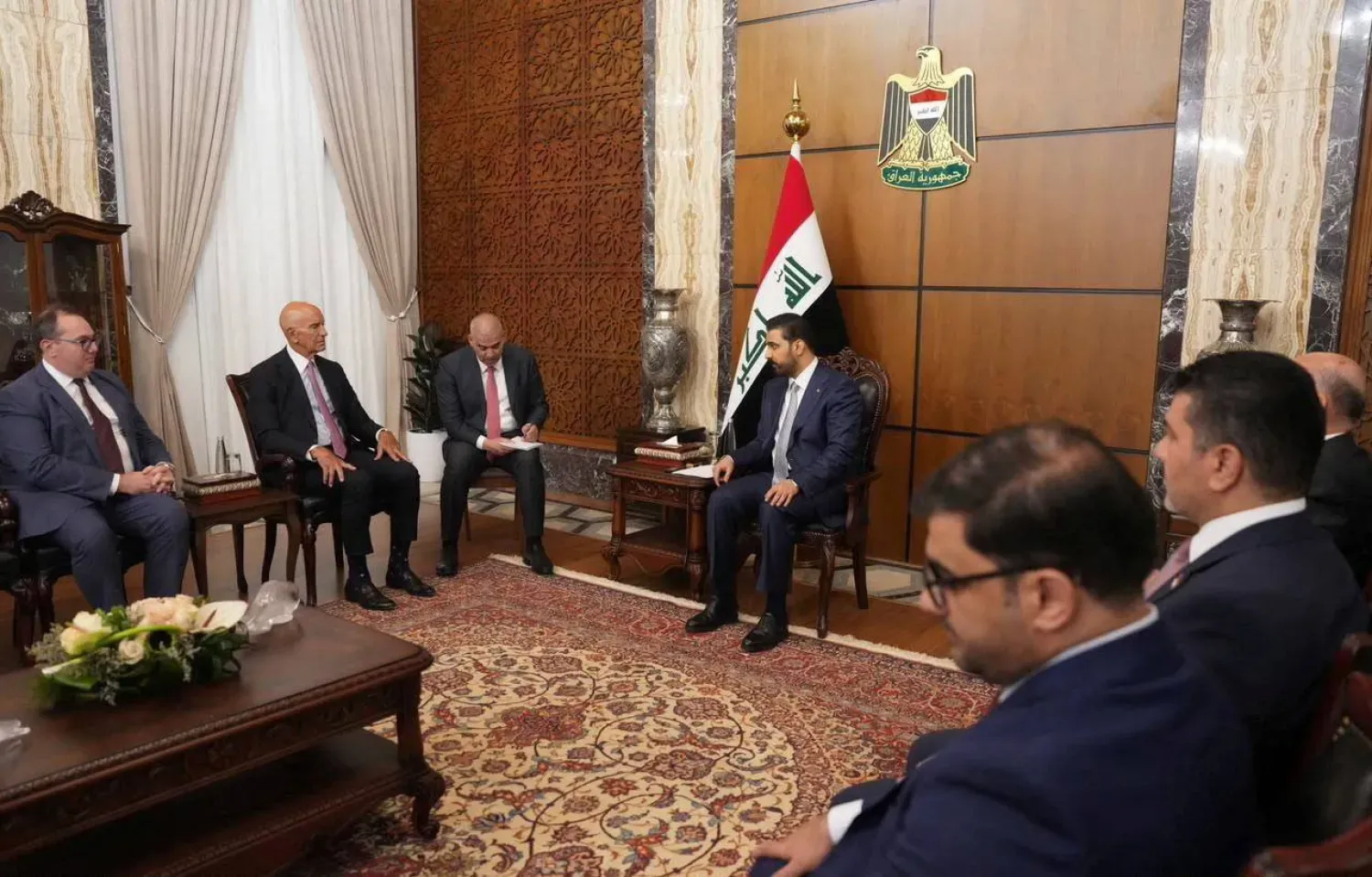 Irak Başbakanı Ali el-Zaidi, 16 Haziran 2026'da Bağdat'ta ABD Büyükelçisi Tom Barrack ile yaptığı görüşmede, (Reuters)