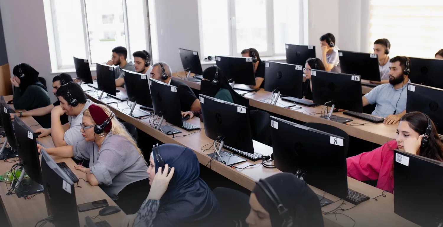 ‏من تنفيذ اختبار ⁧‫همزة‬⁩ الأكاديمي‬⁩ في جمهورية أذربيجان لتعزيز جودة التعليم (مجمع الملك سلمان للعربية)