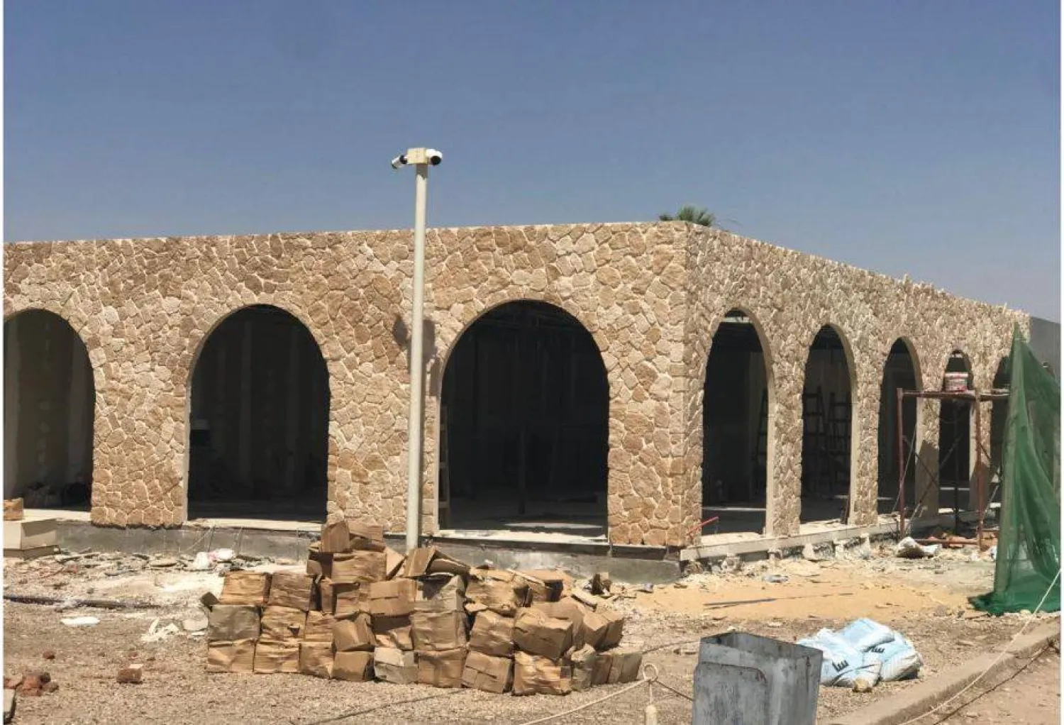 جانب من إنشاءات الكافتيريا الجديدة  (الشرق الأوسط)