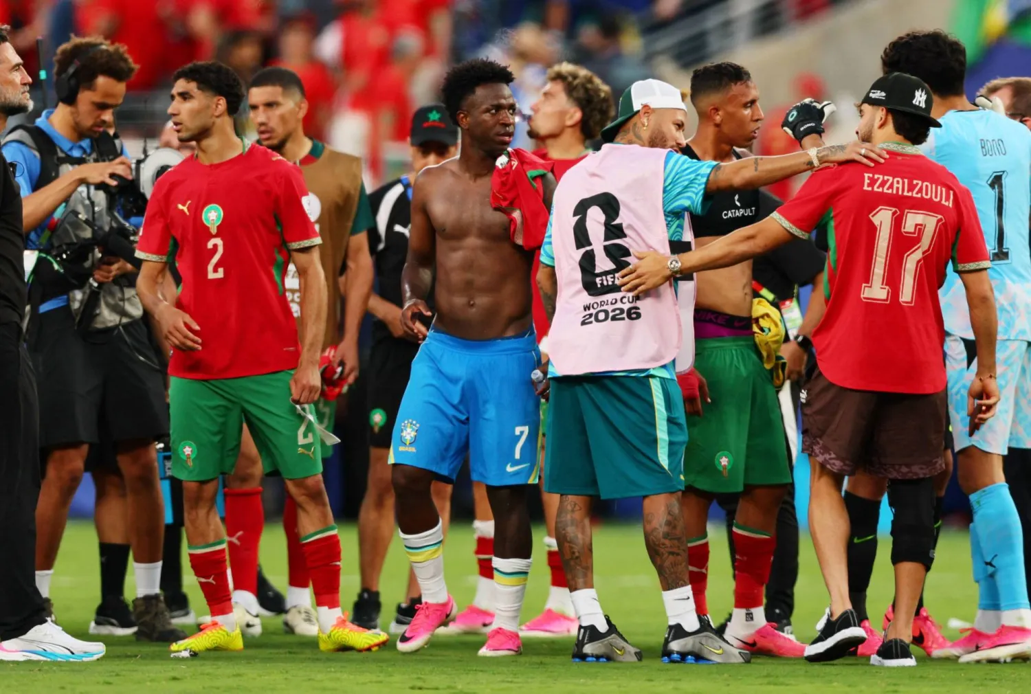 المغرب لوضع قدم في الدور الثاني والبرازيل لاستعادة التوازن (رويترز)