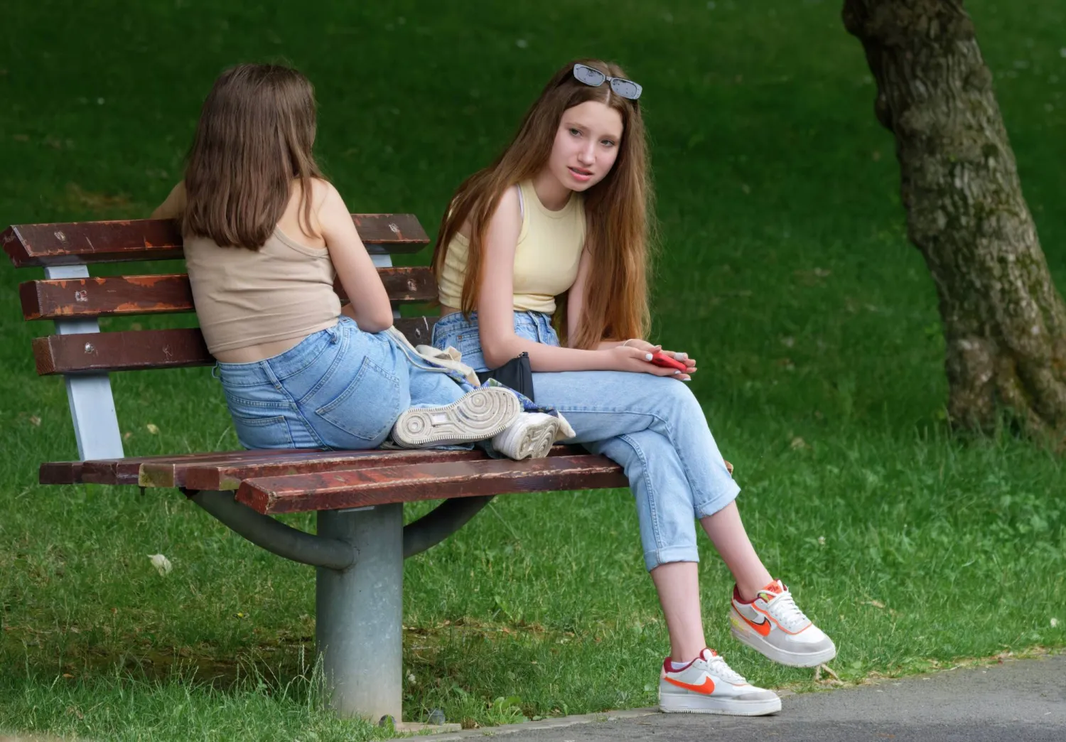 تساقط الشعر المفاجئ عند الشباب غالباً يحدث بسبب مجموعة عوامل مثل التوتر والضغط النفسي (بيكساباي)