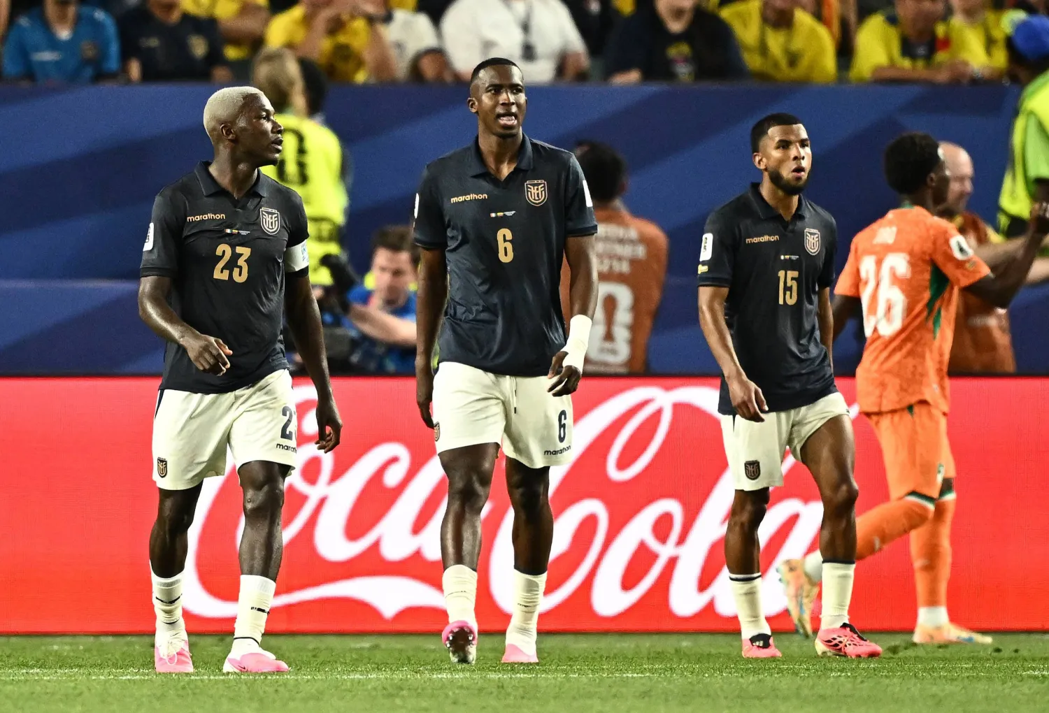 الإكوادور استهلت مشوارها في كأس العالم بخسارة محبطة 1 - صفر من كوت ديفوار (رويترز)