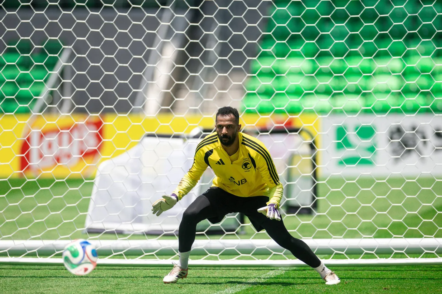 محمد العويس عاد للمشاركة في التدريبات الجماعية (المنتخب السعودي) 