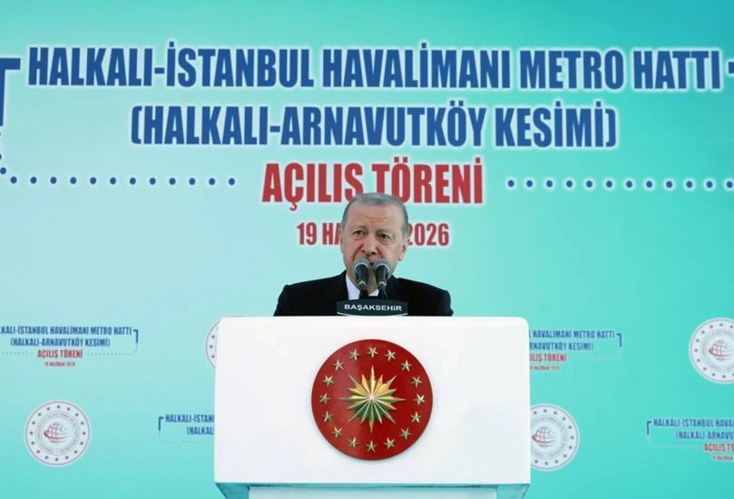 الرئيس التركي رجب طيب إردوغان متحدثاً خلال افتتاح خط جديد لمترو الأنفاق في إسطنبول في 19 يونيو (الرئاسة التركية)