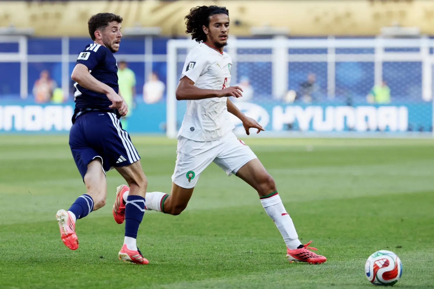 أيوب بوعدي يتألق مع منتخب المغرب في سن الـ18 (أ.ف.ب)