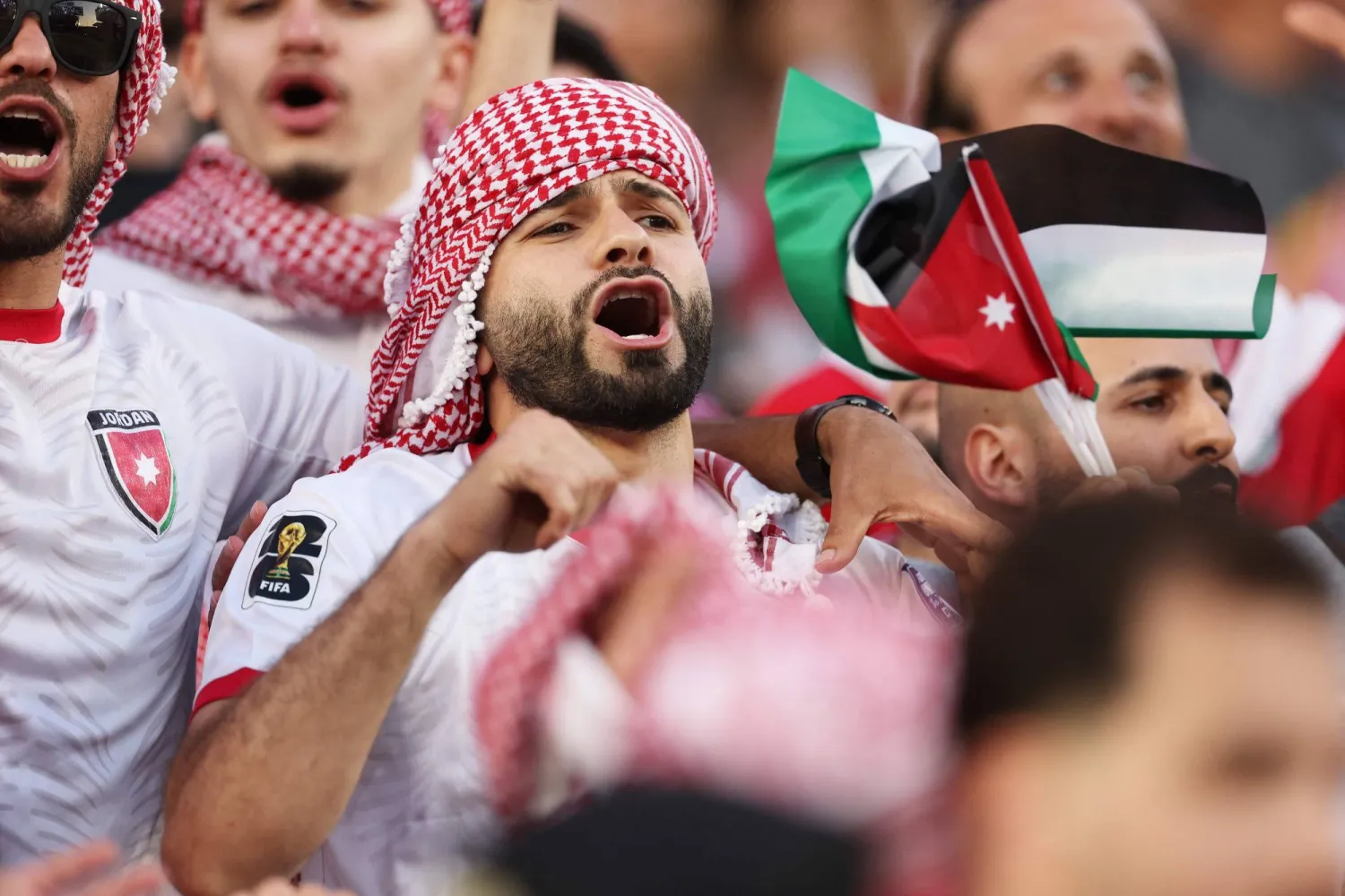 أردني يهتف لبلاده (أ.ف.ب)