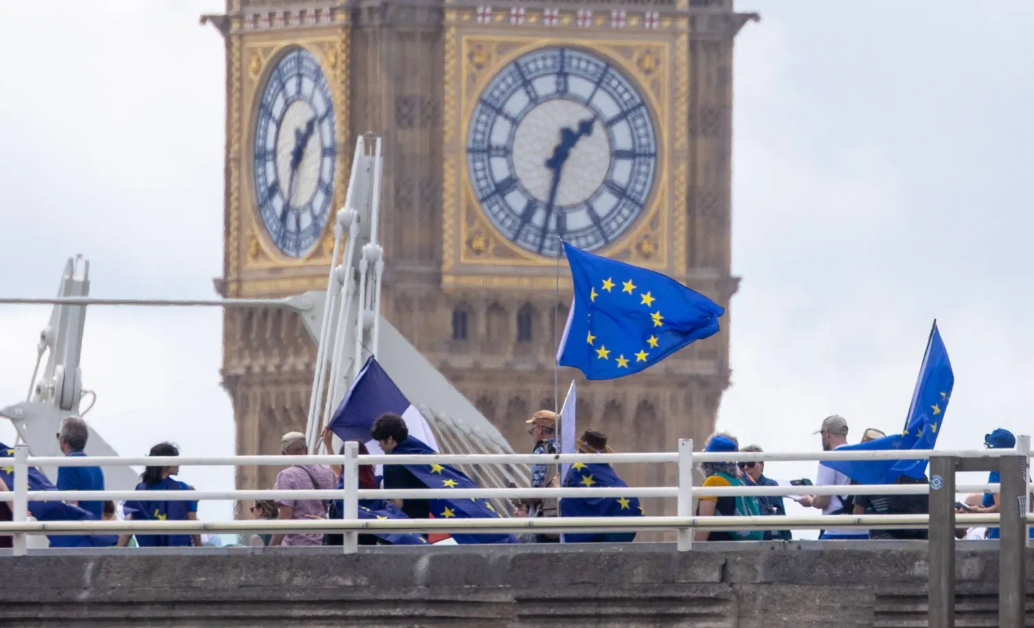 People take part in the "National Rejoin March IV" to show support for the UK to re-join the European Union in London, Britain 20 June 2026. (EPA)