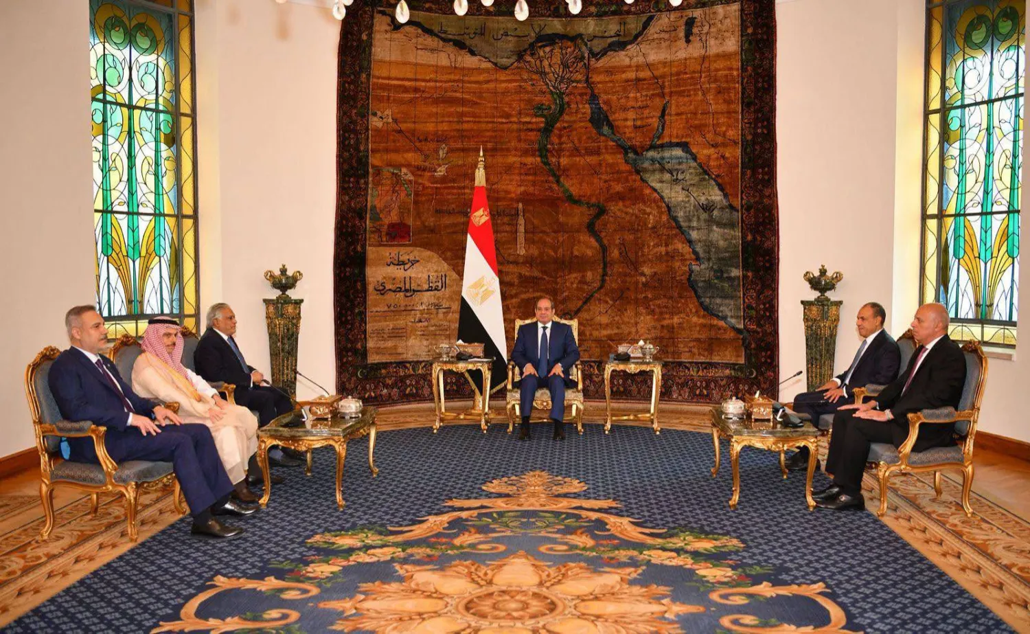 الرئيس المصري عبد الفتاح السيسي يستقبل وزراء خارجية السعودية وباكستان وتركيا بحضور الوزير المصري بدر عبد العاطي (الرئاسة المصرية)