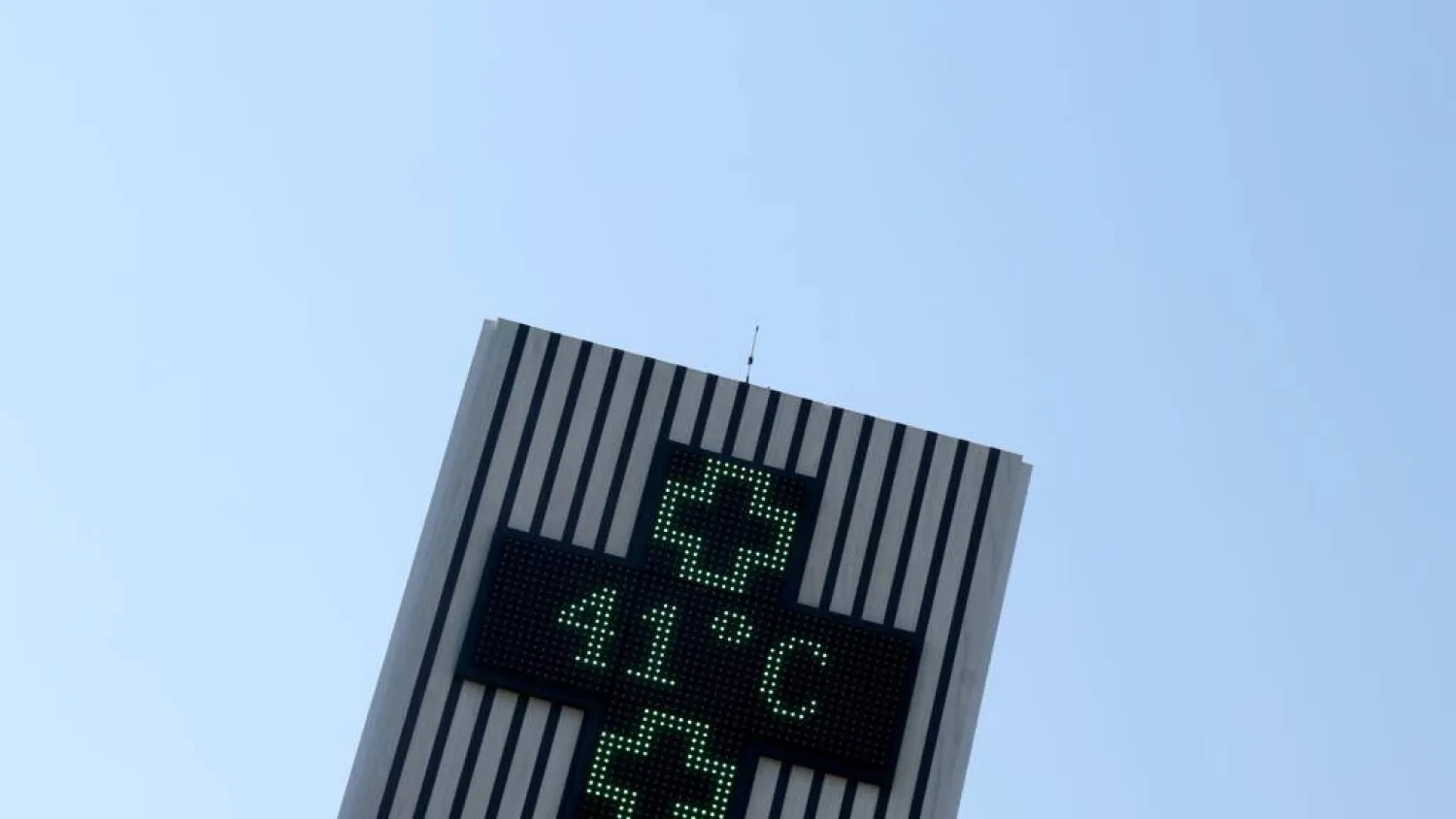 In France, temperatures have already reached into the 40s. ROMAIN PERROCHEAU / AFP
