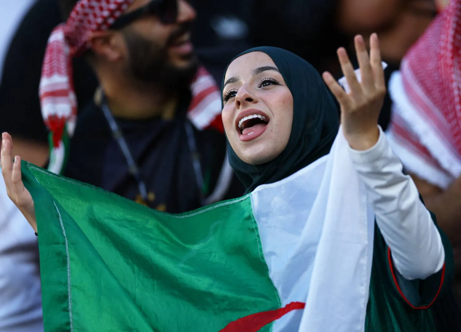 دعوات قبل بدء المباراة (رويترز)