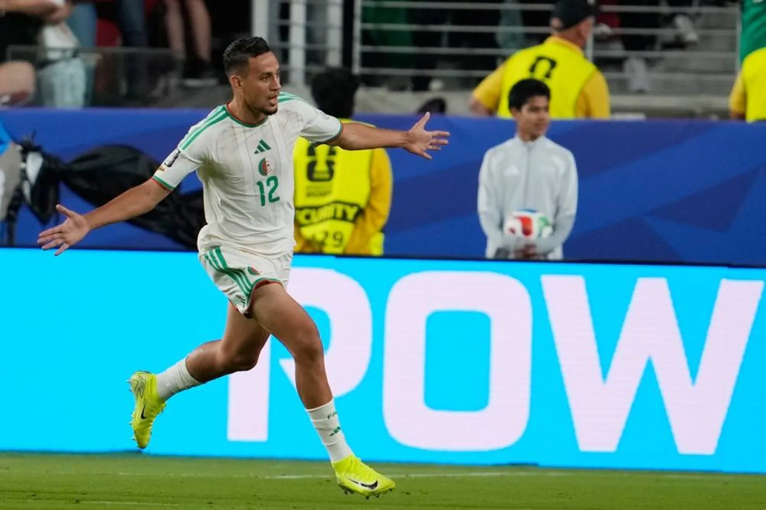  Algeria's Nadhir Benbouali (12) celebrates after scoring a goal during the World Cup Group J soccer match between Jordan and Algeria in Santa Clara, Calif., near San Francisco, Monday, June 22, 2026. (AP) 