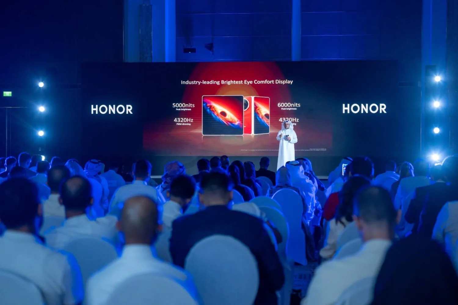 «HONOR» تكشف عن هاتف «Magic V6 وتطلق HONOR Business» في السعودية