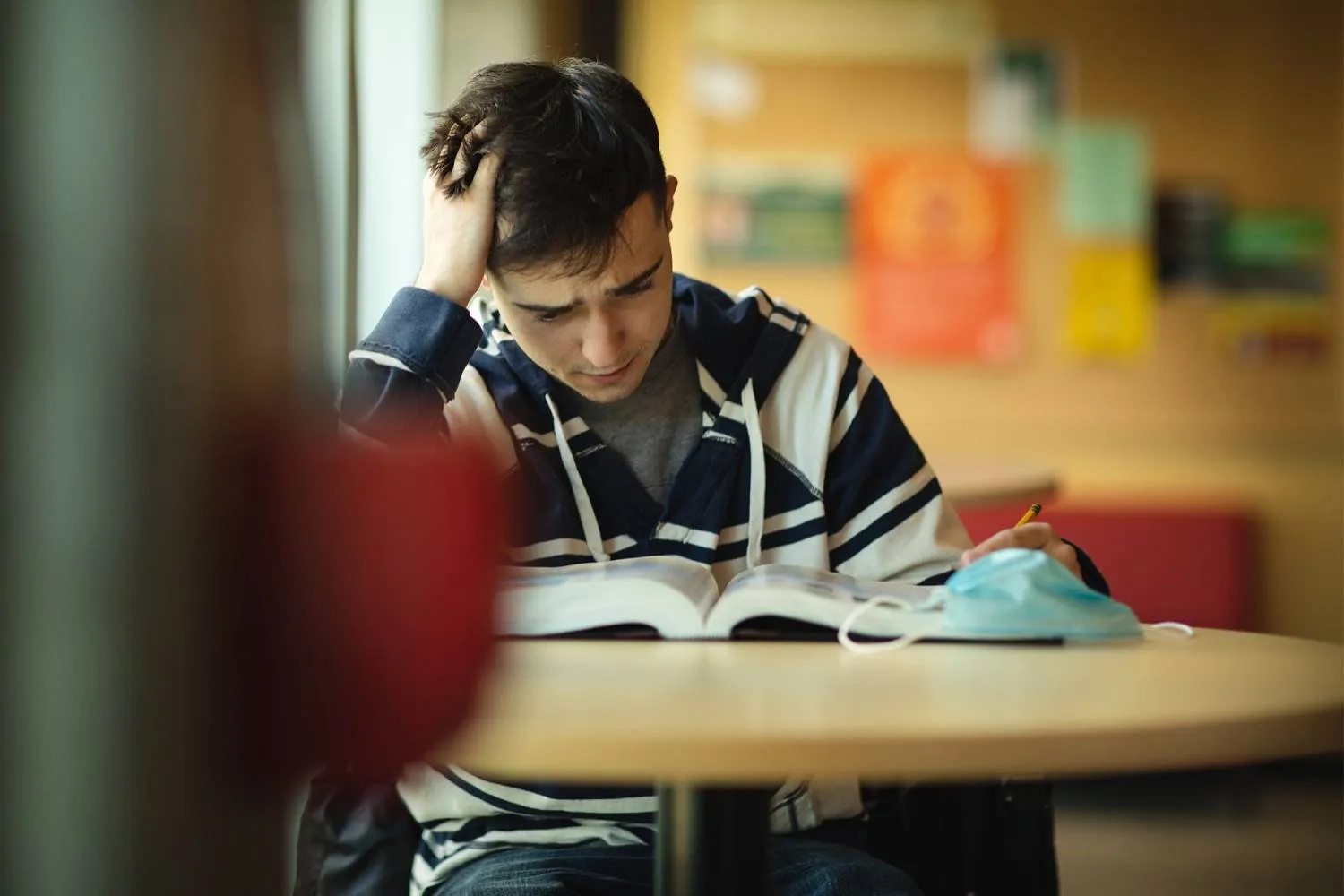 الاضطرابات النفسية تؤثر في التفكير والمشاعر والسلوك (جامعة بوسطن)