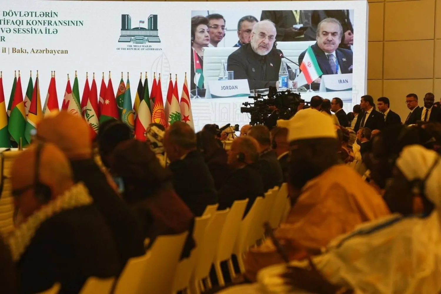 قاليباف يلقي كلمة في اجتماع اتحاد برلمانات الدول الأعضاء في منظمة التعاون الإسلامي في باكو (البرلمان الإيراني)