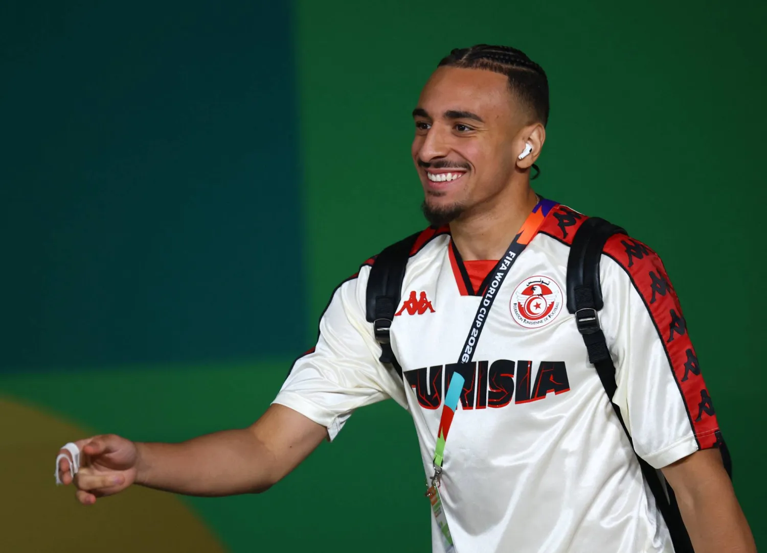 لاعب المنتخب التونسي معتز النفاتي (رويترز)