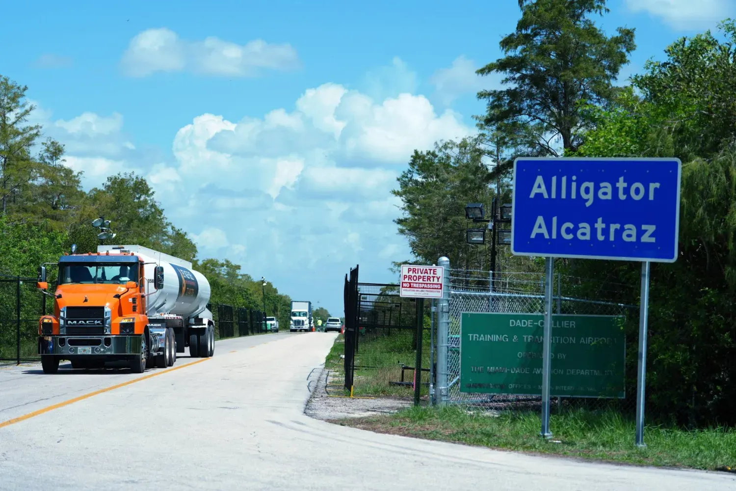 Tartışmalı göçmen gözaltı merkezi "Timsah Alcatraz" (Arşiv- AP)