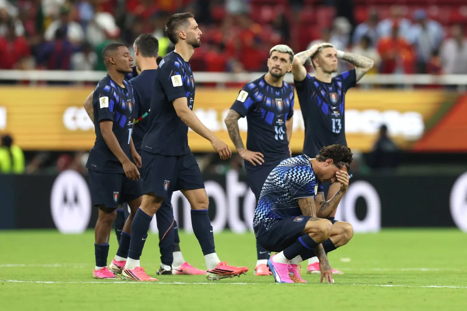 أوروغواي منتخب مليء بالمواهب لكنه خرج خالي الوفاض (إ.ب.أ)