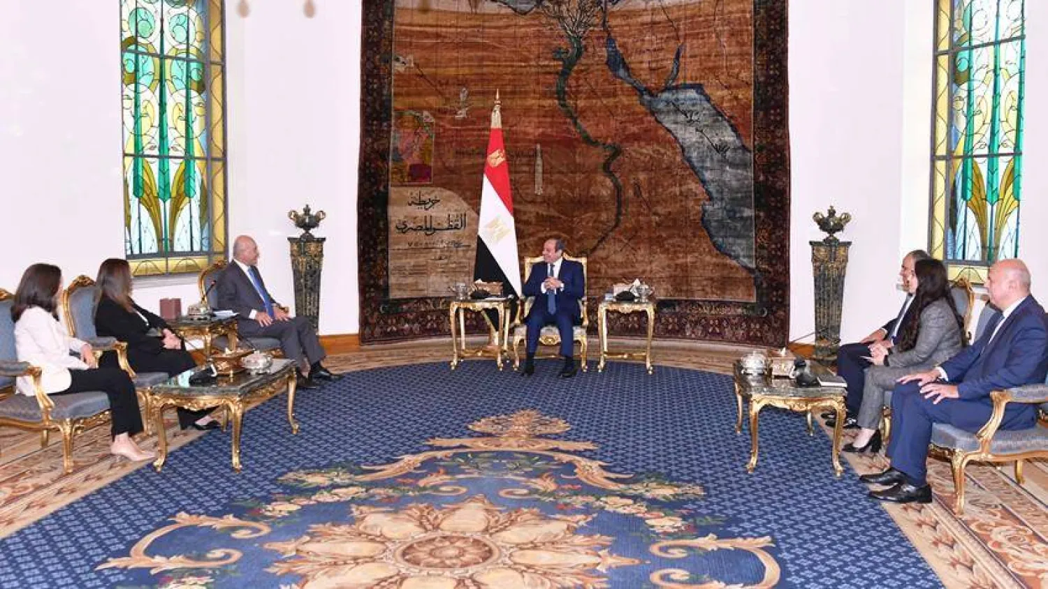الرئيس المصري عبد الفتاح السيسي خلال لقائه المفوض السامي للأمم المتحدة لشؤون اللاجئين نهاية الأسبوع الماضي (الرئاسة المصرية)