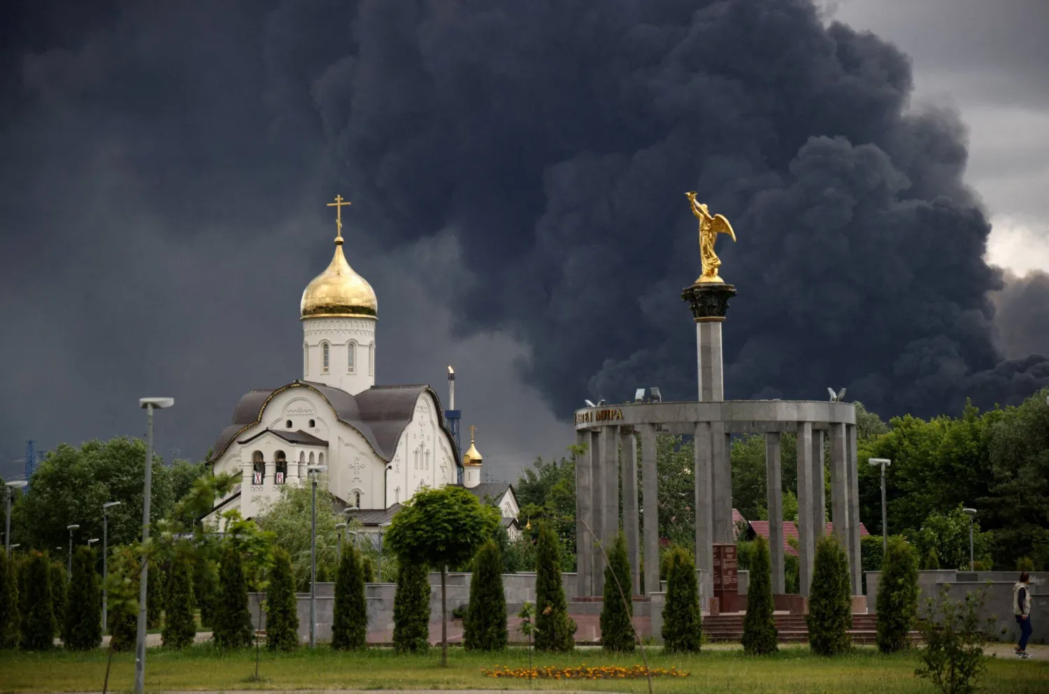 FILE PHOTO: Smoke rises from an oil refinery following a Ukrainian drone attack in the course of Russia-Ukraine conflict, in Moscow, Russia, June 18, 2026, in this picture obtained from social media. SOCIAL MEDIA/via REUTERS