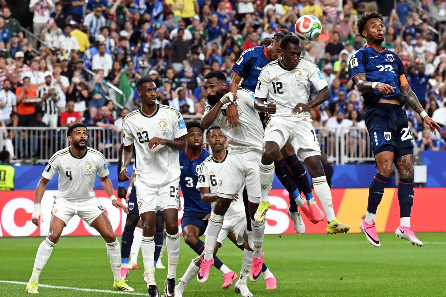 المنتخب السعودي فشل في بلوغ دور الـ32 (أ.ف.ب)