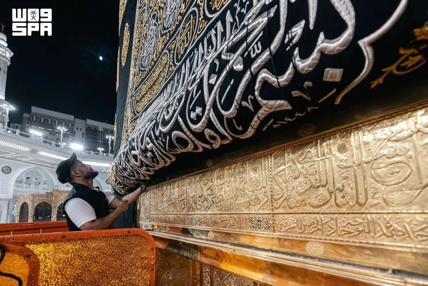 The honoring, maintenance, and service of the Kaaba is a long-established tradition dating back to the reign of King Abdulaziz bin Abdulrahman Al Saud. (SPA)