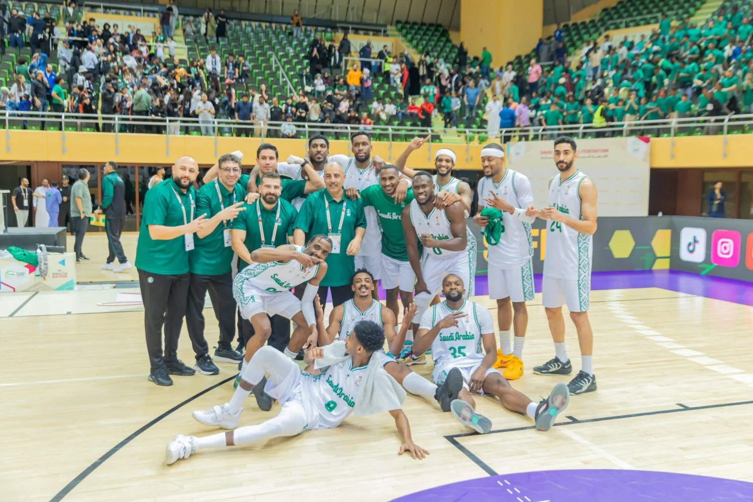 حقق المنتخب السعودي الأول لكرة السلة فوزاً مهماً على نظيره القطري (الاتحاد السعودي لكرة السلة)
