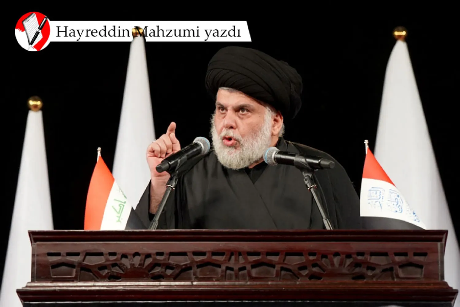 Muktada es-Sadr, Irak'ın güneyindeki Necef kentinde bir konuşma yaparken, 1 Mayıs 2025 (AFP)