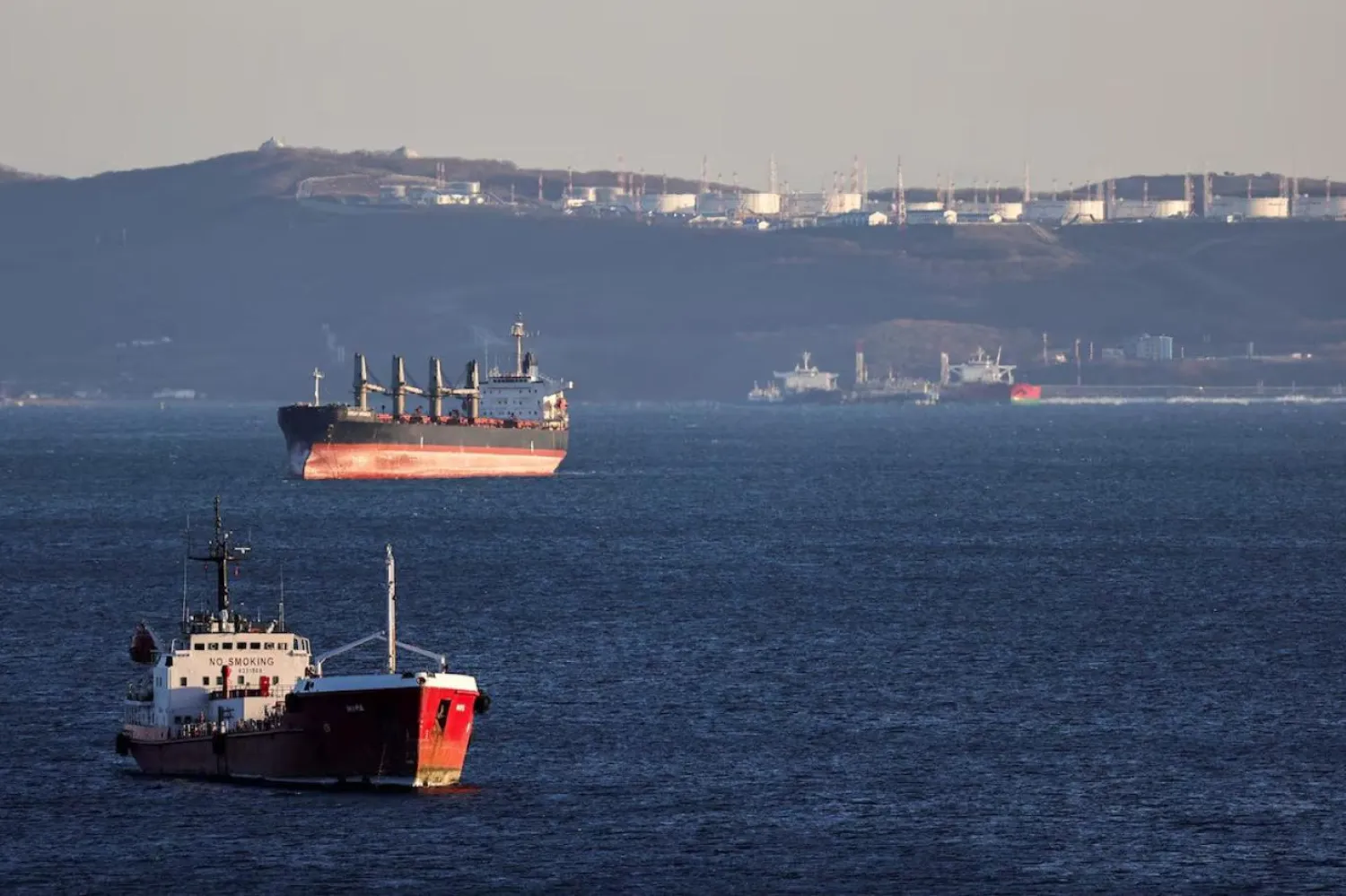 Bazı tanker şirketleri, Rusya'ya yaptırımların sıkılaştırılmasının ardından bu ülkeye ticareti durdurmuştu (Reuters)
