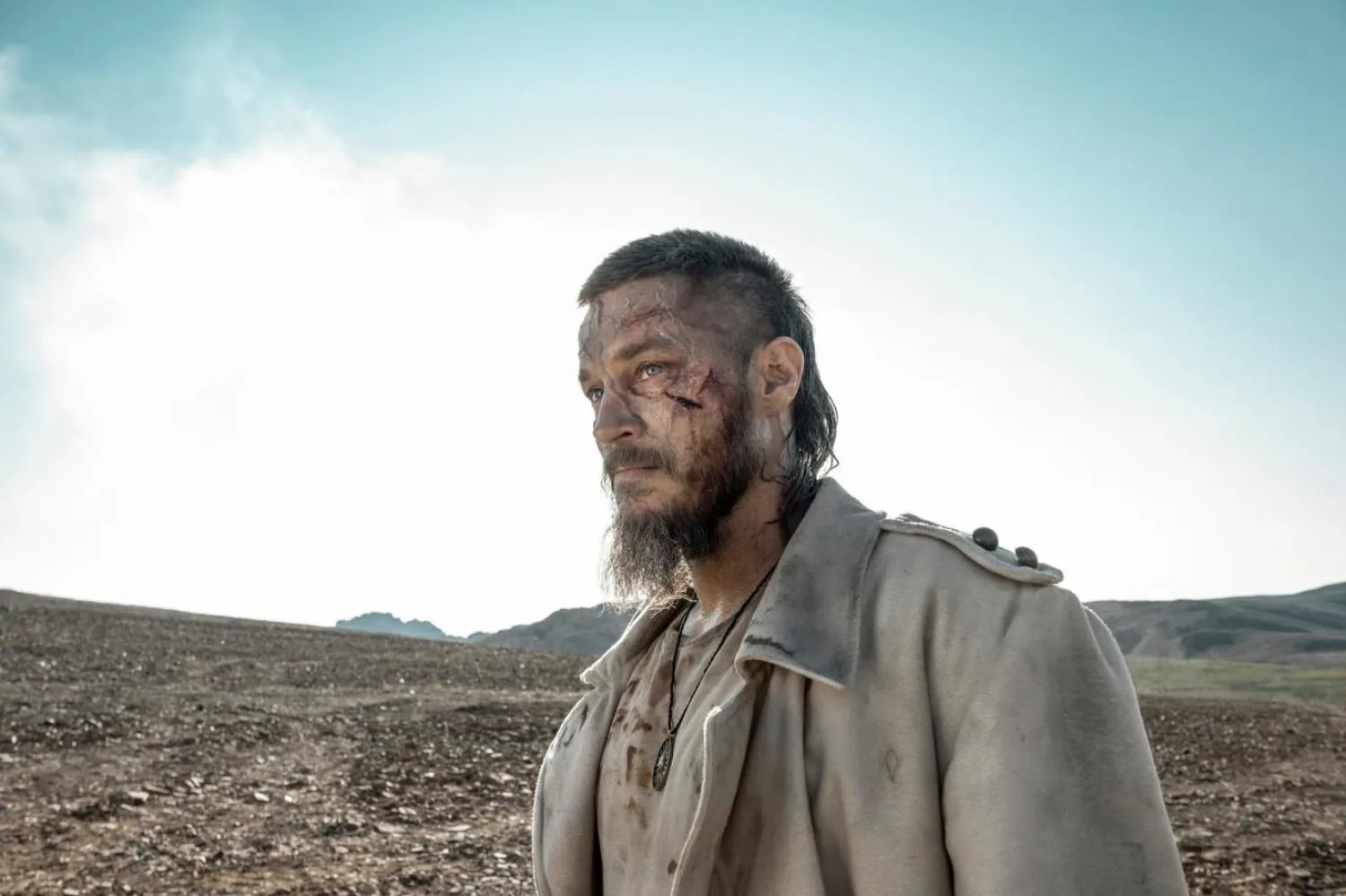 46 yaşındaki Avustralyalı aktör Travis Fimmel, tarihi drama Vikings'le de tanınıyor (HBO Max) 