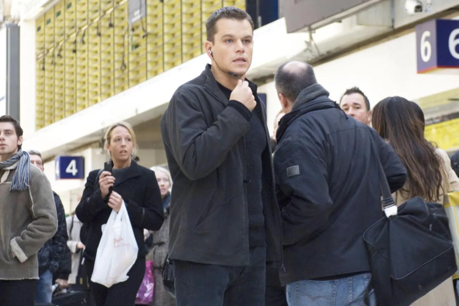 Robert Ludlum'un aynı adlı romanından uyarlanan 2007 yapımı Son Ültimatom (The Bourne Ultimatum) hafızasını kaybetmiş eski CIA ajanı Jason Bourne'un geçmişini ortaya çıkarma serüvenini anlatıyordu (Universal Pictures)