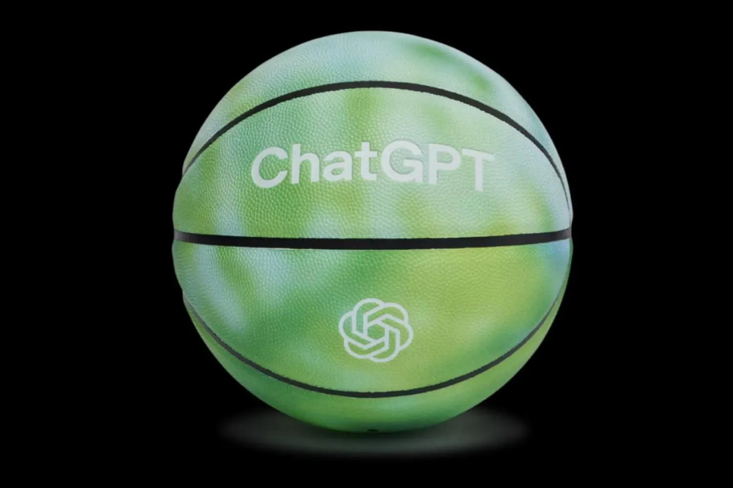 OpenAI, ChatGPT basketbol topunun "yaratıcılığın sadece ekranlarımızda yaşamadığının fiziksel bir hatırlatıcısı" olarak tasarlandığını söylüyor (OpenAI)