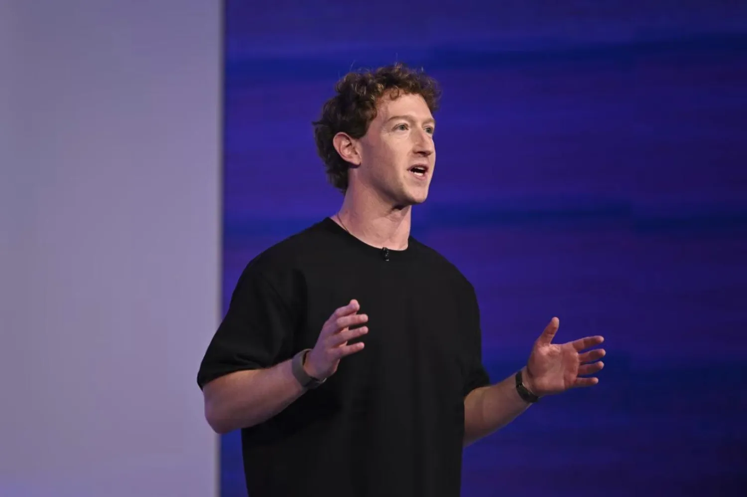 42 yaşındaki Zuckerberg'ün 204 milyar dolara yakın serveti var (AP)