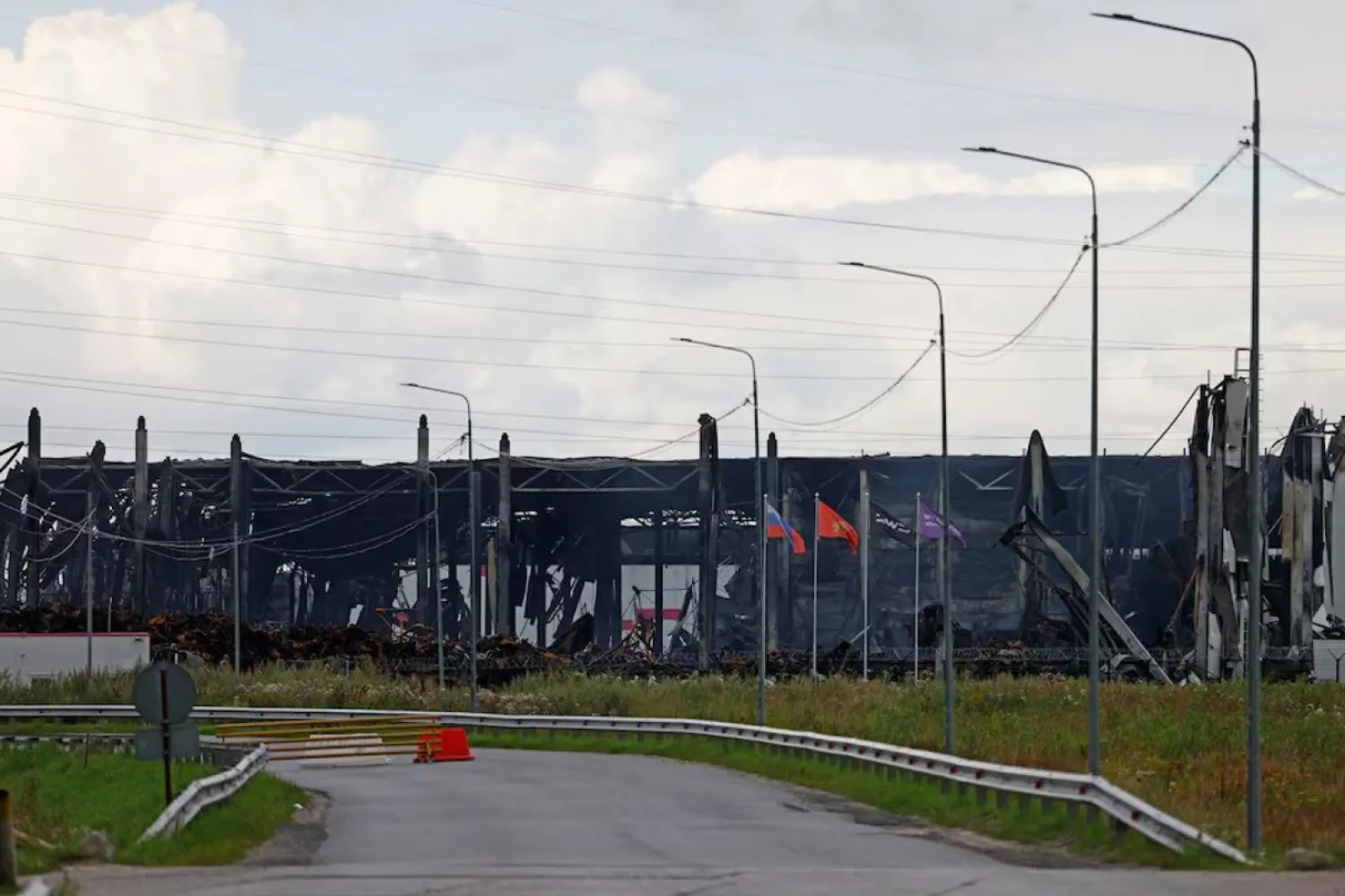 Ukrayna'nın saldırılarının ardından Moskova bölgesindeki Wildberries merkezlerinden biri küle döndü (Reuters)