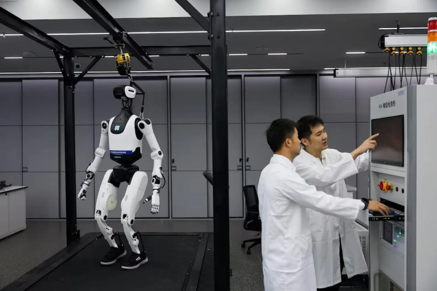 Çin son dönemdeki atılımlarıyla insansı robot sektörünün önderlerinden birine dönüştü (Reuters)