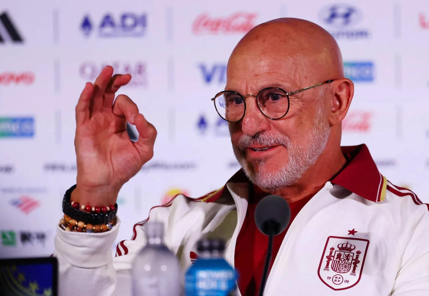 لويس دي لا فوينتي مدرب المنتخب الإسباني (رويترز) 