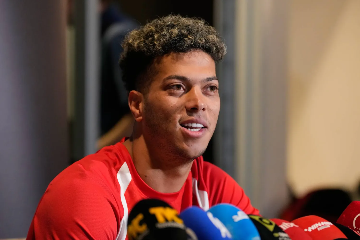 إمام عاشور لاعب وسط منتخب مصر (أ.ب)