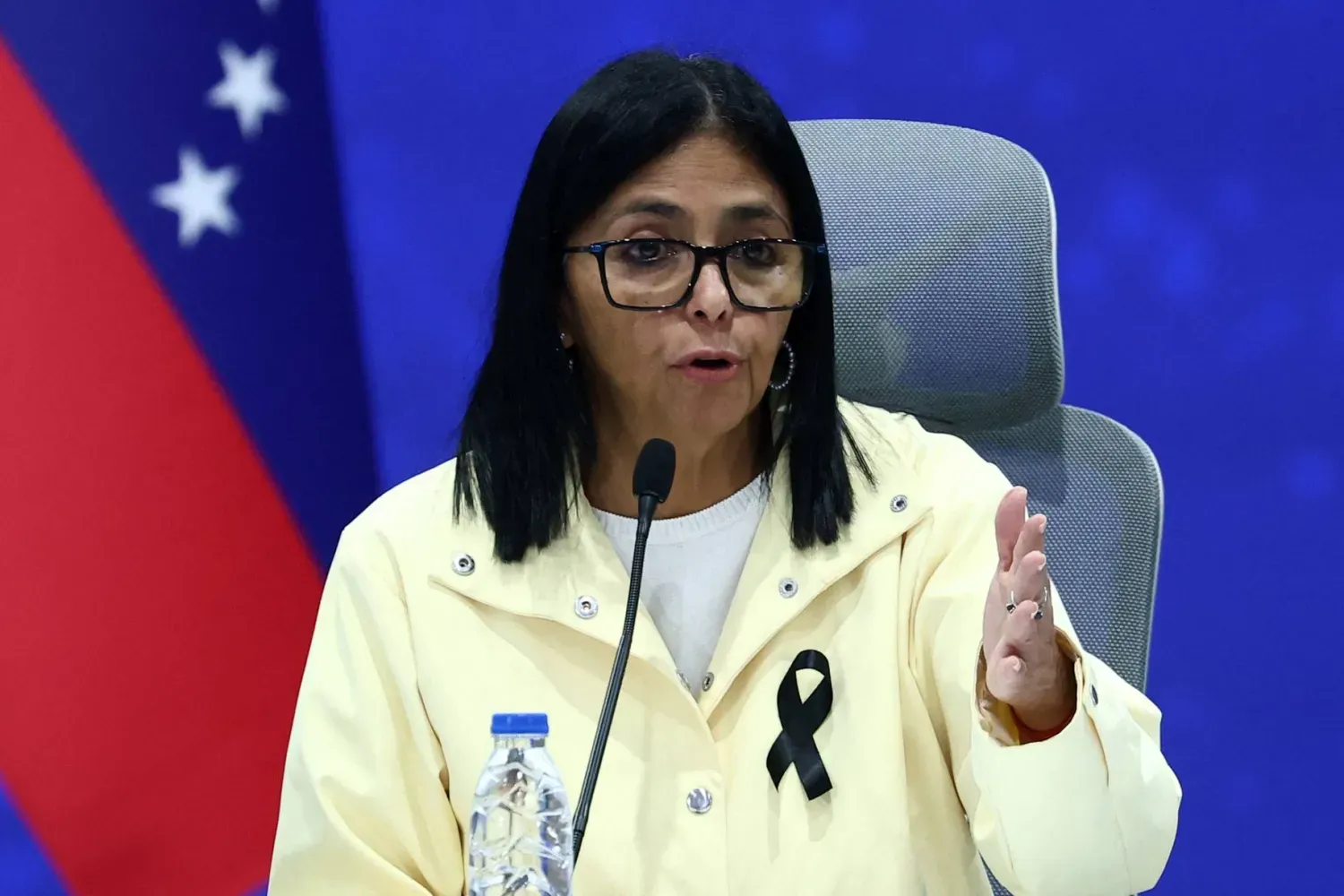 Venezuela'nın geçici Cumhurbaşkanı Delcy Rodriguez, bir basın toplantısında (AFP)