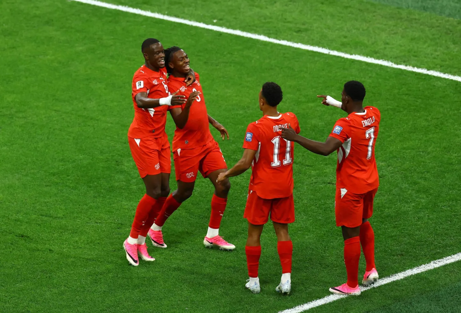 دقائق قليلة احتاجها المنتخب السويسري لزيارة الشباك (رويترز) 