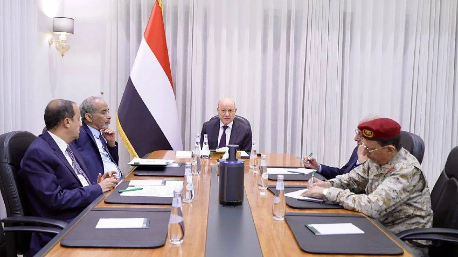 الرئاسي اليمني دعا الأمم المتحدة ومجلس الأمن إلى الانتقال من مرحلة الإدانة إلى اتخاذ إجراءات رادعة توقف الانتهاكات الإيرانية (سبأنت)