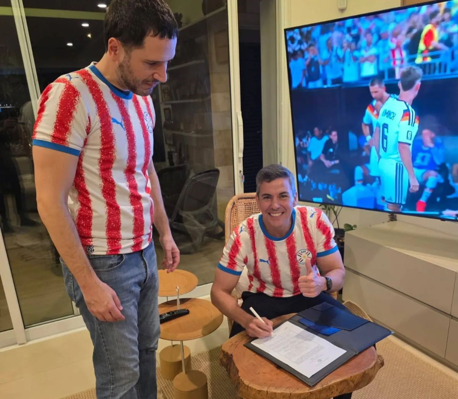 سانتياغو بينيا رئيس باراغواي بعد مباراة المنتخب الماضية أمام ألمانيا (حسابه عبر منصة إكس)