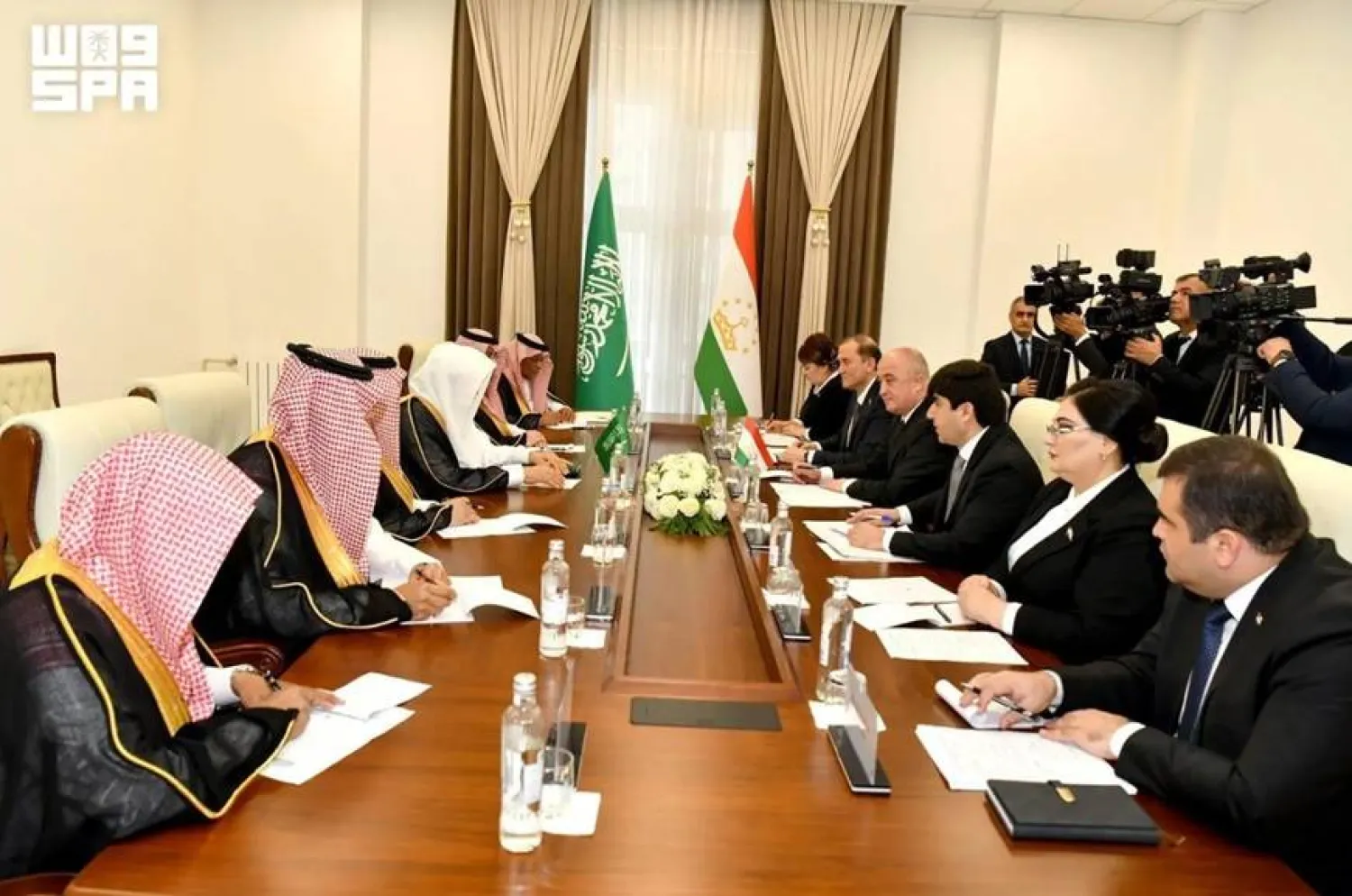The two sides stressed the importance of high-level parliamentary visits. SPA
