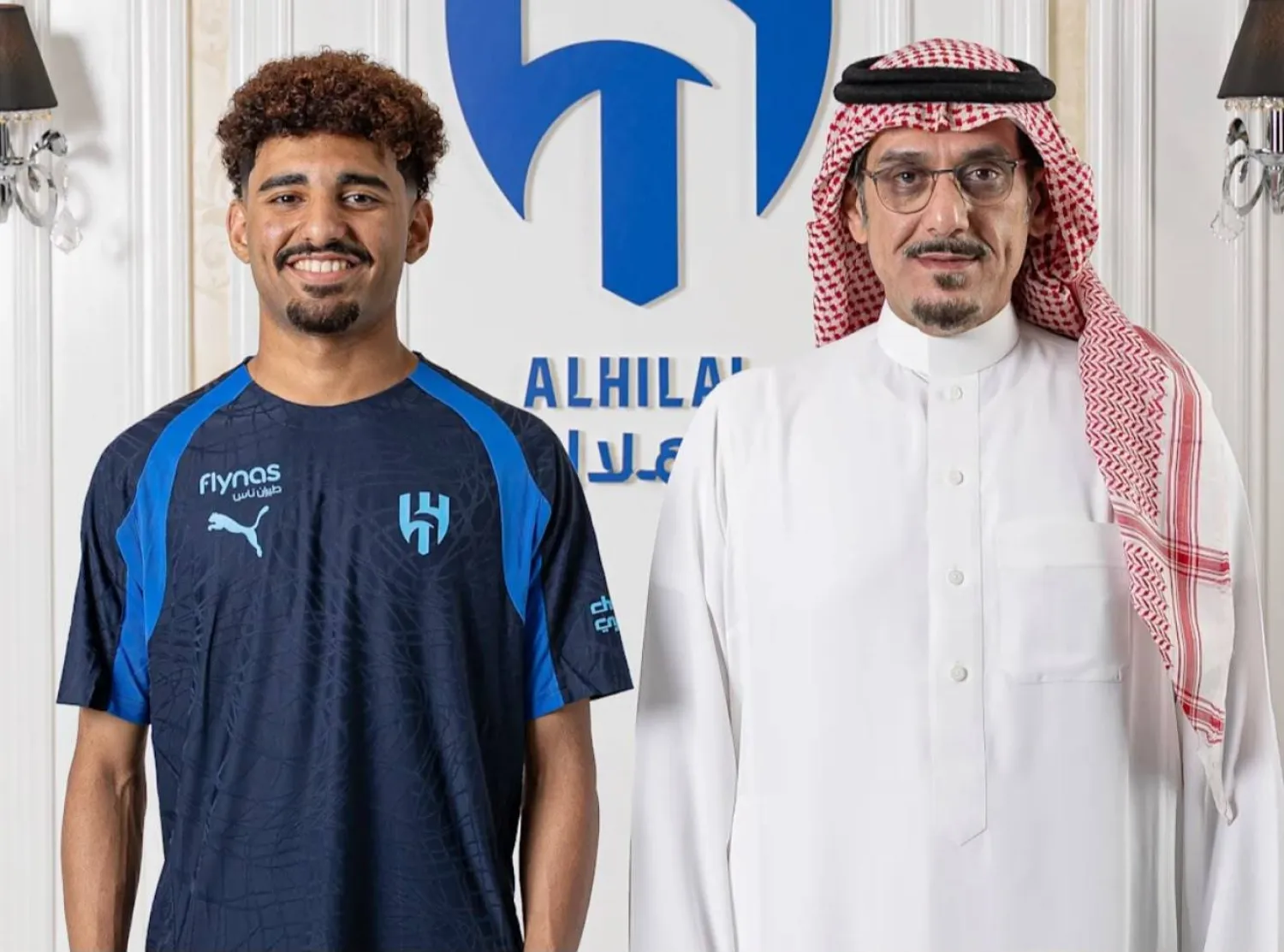 أعلن نادي الهلال عن التعاقد مع اللاعب الشاب صبري دهل (نادي الهلال)