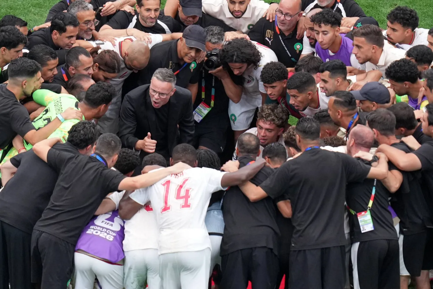 وهبي أشاد بروح لاعبيه في المباراة (أ.ب)