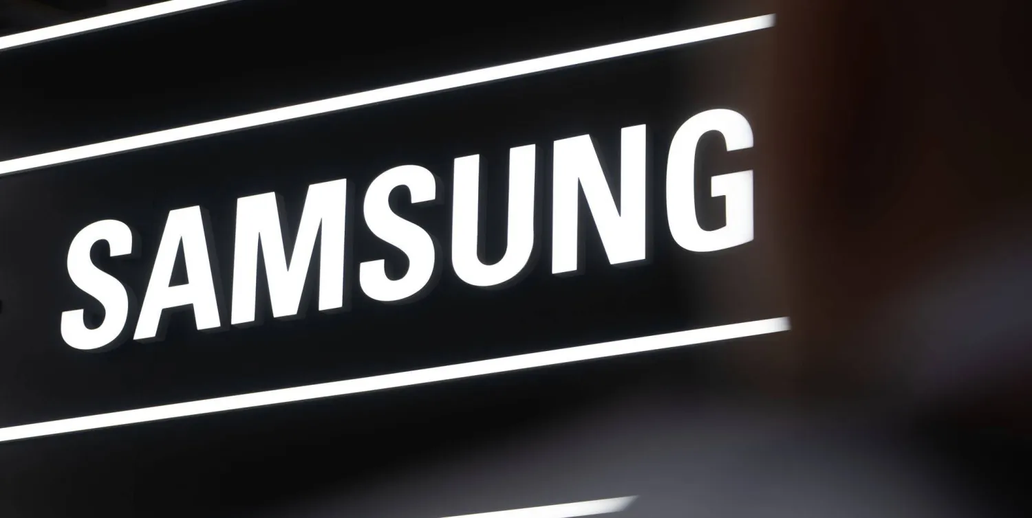 FILED - 10 September 2025, Bavaria, Munich: FILE PHOTO - The Samsung logo can be seen at the Samsung stand during the International Motor Show (IAA Mobility). Photo: Sven Hoppe/dpa