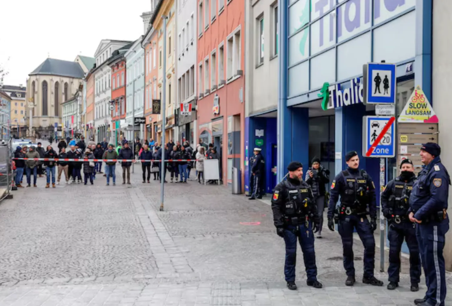 Police officers stand guard in the town of Villach, Austria February 16, 2025. REUTERS/Borut Zivulovic/File Photo